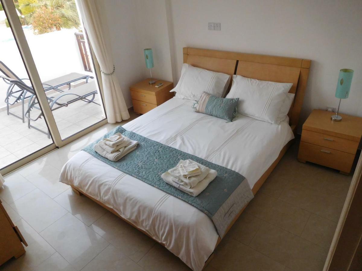 Vanessa 2 Bedroom Apartment Paphos Bagian luar foto