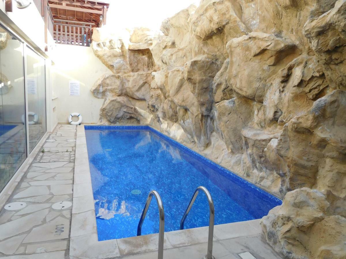 Vanessa 2 Bedroom Apartment Paphos Bagian luar foto