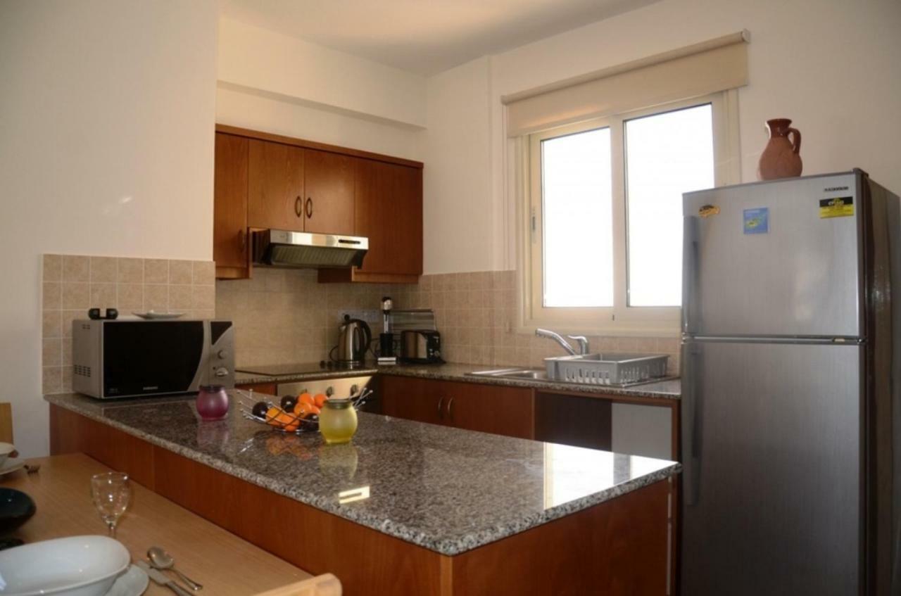Vanessa 2 Bedroom Apartment Paphos Bagian luar foto