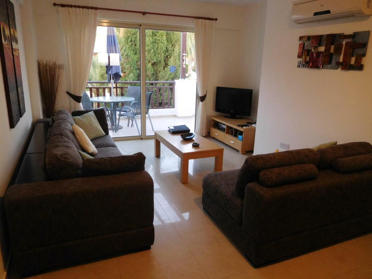 Vanessa 2 Bedroom Apartment Paphos Bagian luar foto